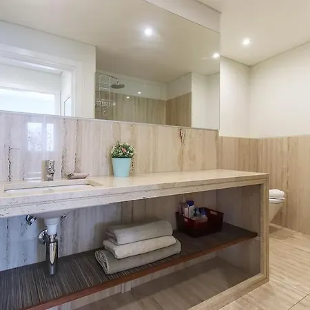 Apartment Nova Graca 1 *